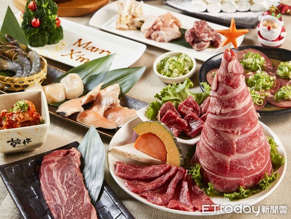 ▲干杯集团推出圣诞大餐　干杯“烧肉圣诞树”好吸晴，双人海陆盛合寄世锅，圣诞X跨年套餐             。（图／记者黄士原摄）