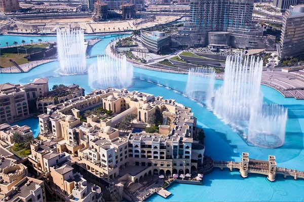 ▲著名迪拜喷泉。（图／The Dubai Fountain粉丝页）
