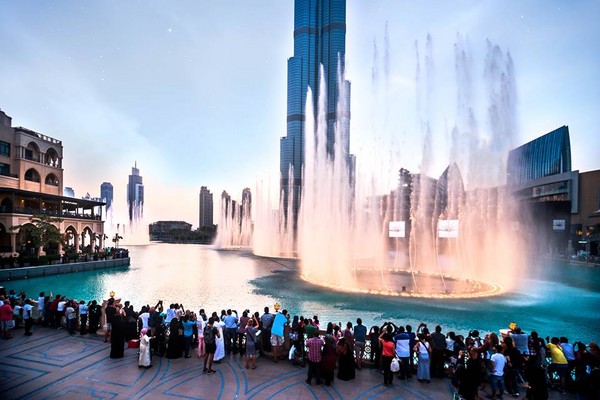 ▲著名迪拜喷泉。（图／The Dubai Fountain粉丝页）