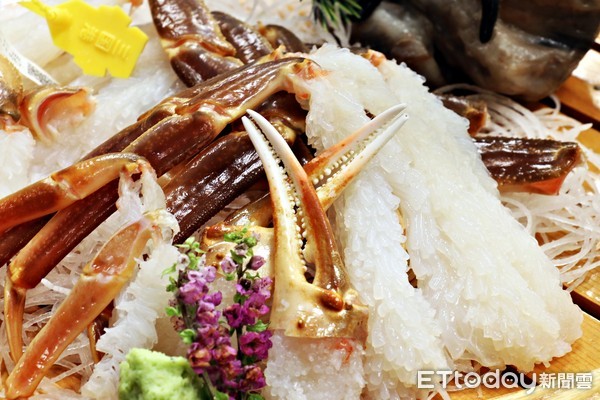 ▲日本北陆泡温泉爽嗑越前蟹，跟艺妓一起玩游戏 。（图／记者华少甫摄）
