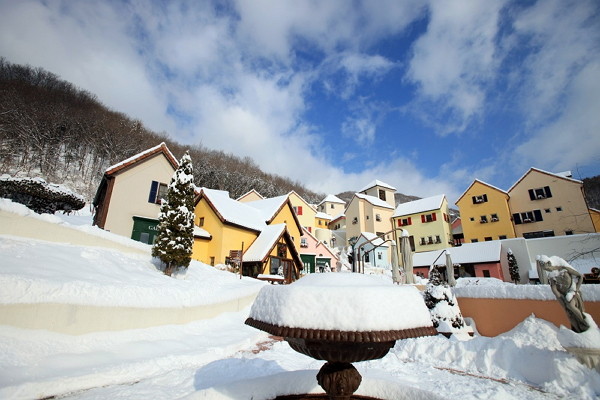 ▲韩国华川冰雪祭、享美食。（图／东南旅游、七逗旅游网）