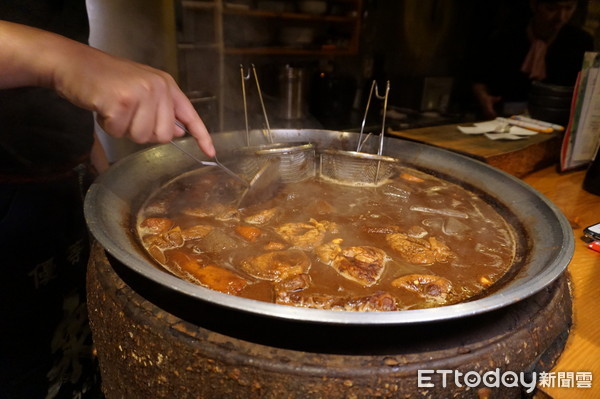 ▲名古屋美食カモシヤ味噌煮。(图/记者赖文萱摄)