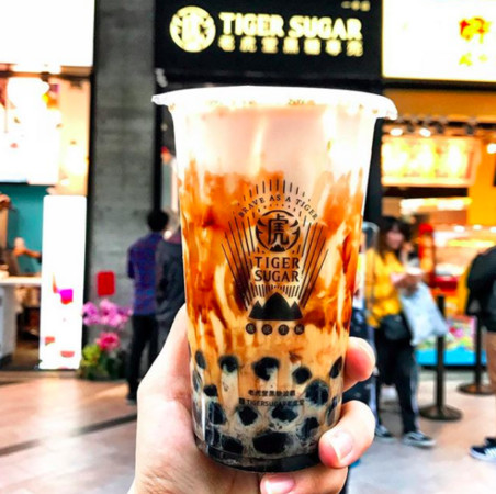 ▲老虎堂黑糖专卖。（图／IG网友chuehstagram_提供，请勿随意翻拍，以免侵权。）