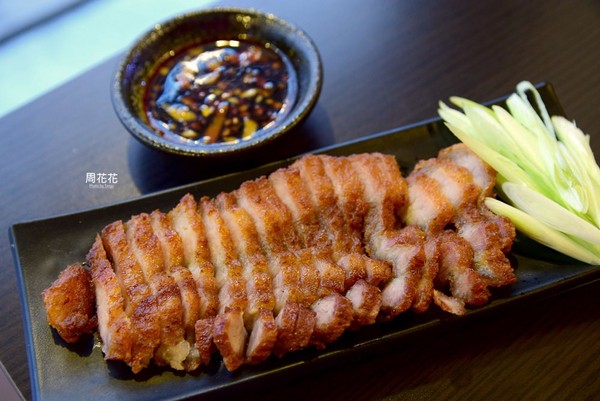 ▲赏吉圆定食串炸串烧居酒屋。(图/周花花提供)