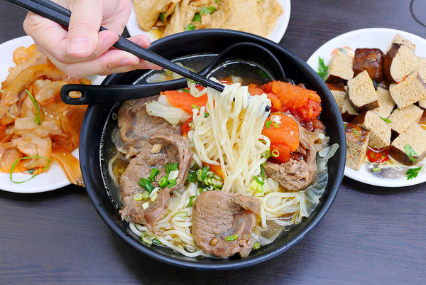 山西蕃茄牛肉刀削面。（图／橘子狗爱吃糖）