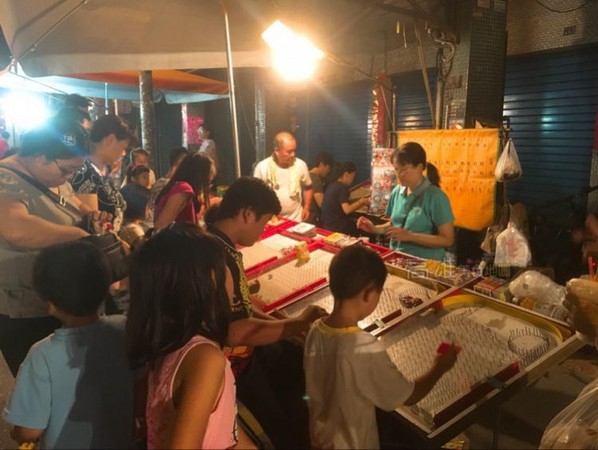 ▲高雄五甲地区南光街夜市。（图／高雄美食地图提供）