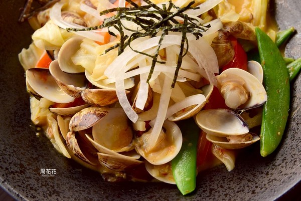 ▲赏吉圆定食串炸串烧居酒屋。(图/周花花提供)