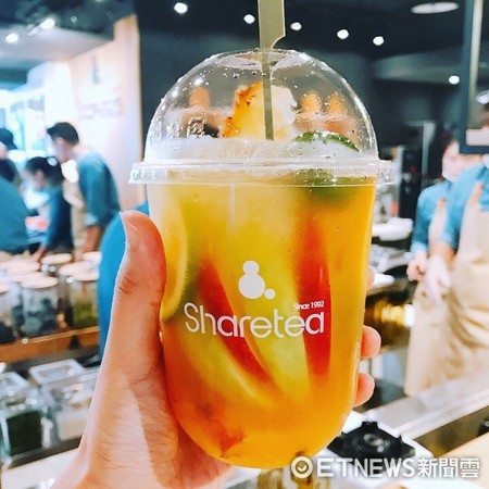 ▲%肌坝haretea歇脚亭”,2017年Sharetea将品牌拉回台湾发原地,在东区打造一间像咖啡厅的Sharetea全球旗舰总店。(图/记者黄士原摄)