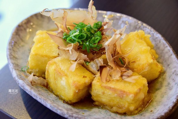 ▲赏吉圆定食串炸串烧居酒屋。(图/周花花提供)