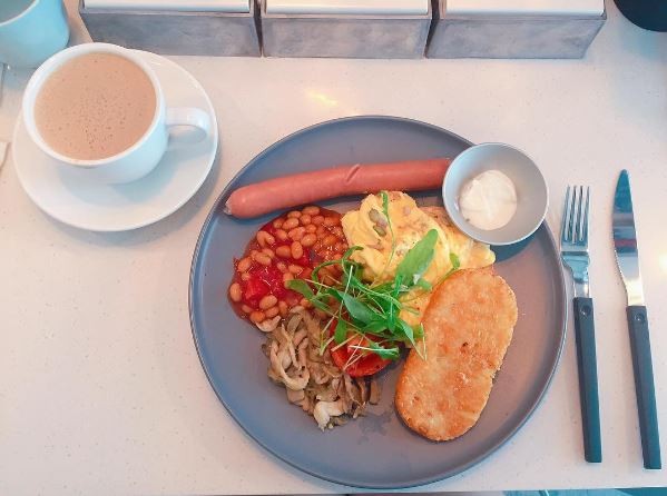▲二本咖啡 URBAN CAFE。（图／IG@linglingliu_00提供，请勿任意翻摄以免侵权）