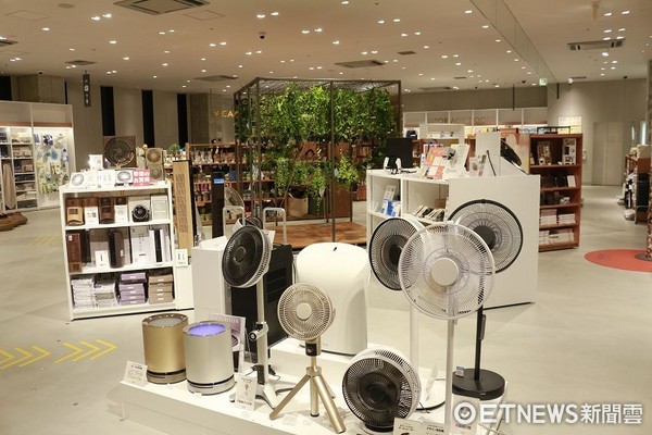 ▲%家??oft旗舰店。(图/记者蔡玟君摄)