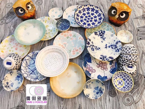 ▲多样造型的日式碗盘。（图／侨俐瓷器有限公司提供）