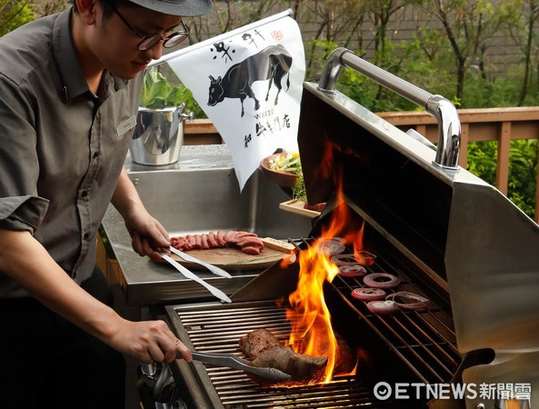 ▲乐轩中秋推出烧肉管家到你家 顶级和牛烤肉派对服务。（图／乐轩和牛专门店提供)