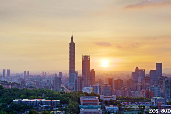 ▲台北101夜景虎山峰。（图／小白鲸摄）