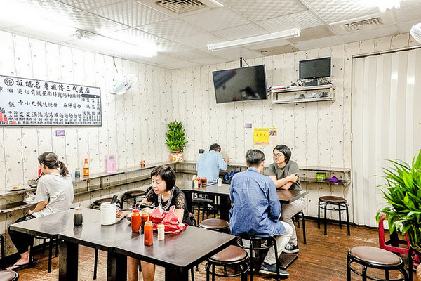 邱家油饭肉羹。（图／小虎食梦网）