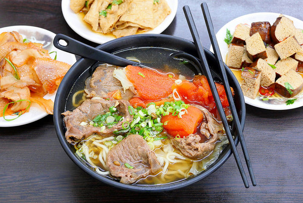山西蕃茄牛肉刀削面。（图／橘子狗爱吃糖）