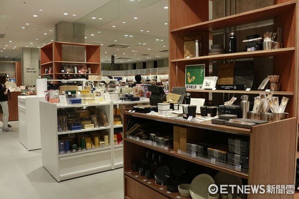 ▲%家??oft旗舰店。(图/记者蔡玟君摄)