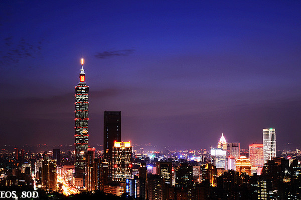 ▲台北101夜景虎山峰。（图／小白鲸摄）
