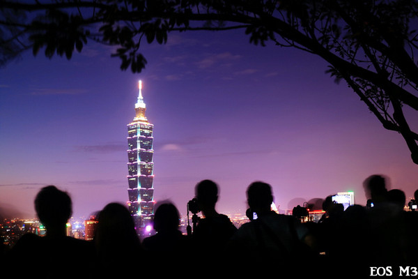 ▲台北101夜景虎山峰。（图／小白鲸摄）