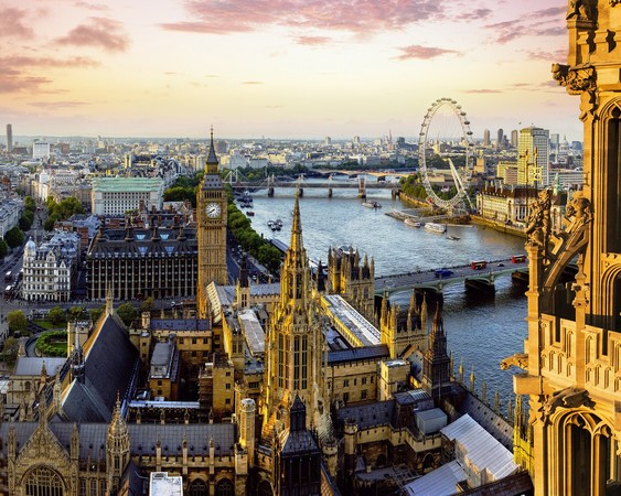 ▲英国著名景点,白金汉宫卫兵交接仪式,伦敦眼。(图/华航提供,VisitBritain授权)