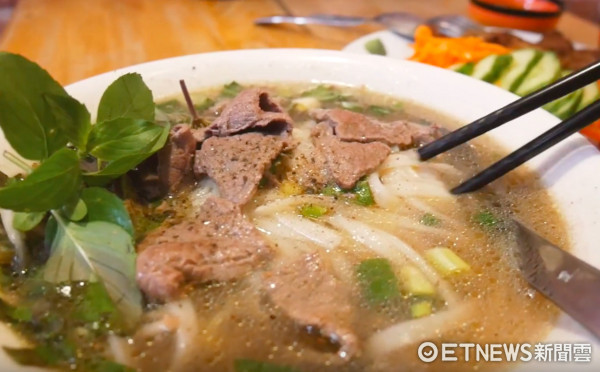 ▲正妹推荐中坜美食。（图／翻摄自Ann 安秋粉丝专页）