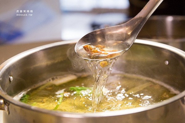 鲨嗑海鲜锅物。（图／虎丽笑嗨嗨）