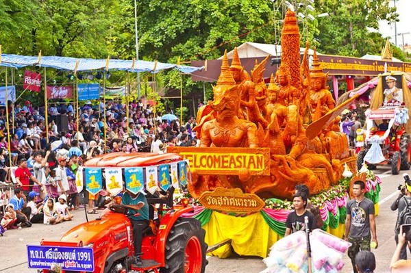 ▲乌汶国际蜡烛雕塑和蜡烛游行节。（图／取自《Ubon Ratchathani Candle Festival》脸书专页）