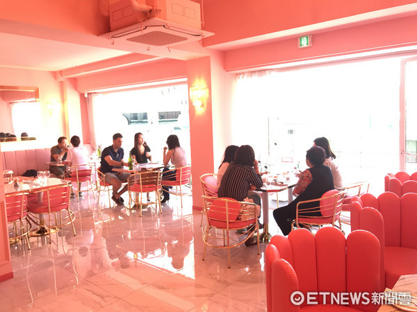 韩国欧巴最新约会私藏餐厅“D&rsquo;FIVE”。(图／李圣依)