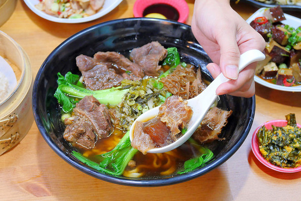 ▲台中大四喜牛肉面东海夜市 。（图／橘子狗爱吃糖提供）