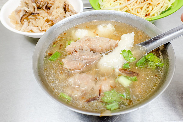 邱家油饭肉羹。（图／小虎食梦网）
