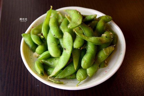 ▲赏吉圆定食串炸串烧居酒屋。(图/周花花提供)