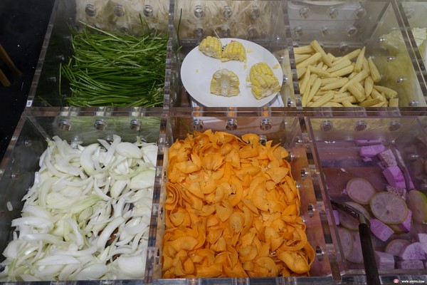▲桃园温野菜日式吃到饱涮涮锅。(图/Viviyu提供)