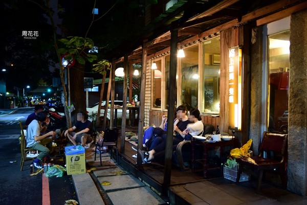 台北市路上捡到一只猫。(图/周花花提供)