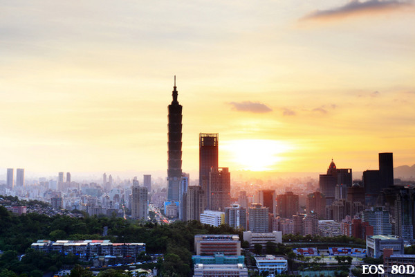 ▲台北101夜景虎山峰。（图／小白鲸摄）
