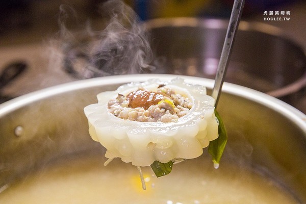 鲨嗑海鲜锅物。（图／虎丽笑嗨嗨）