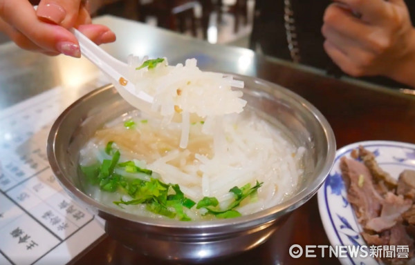 ▲正妹推荐中坜美食。（图／翻摄自Ann 安秋粉丝专页）