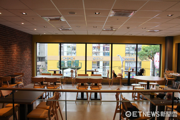 ▲香鸡城,新庄旗舰店，手扒鸡。（图／记者黄士原摄）