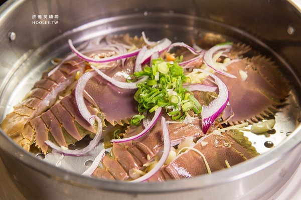 鲨嗑海鲜锅物。（图／虎丽笑嗨嗨）
