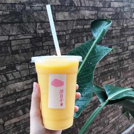 ▲“牛仔很忙”是芒果和凤梨打成的果汁。（图／网友IG@nien_hsuan提供，请勿任意翻摄以免侵权）