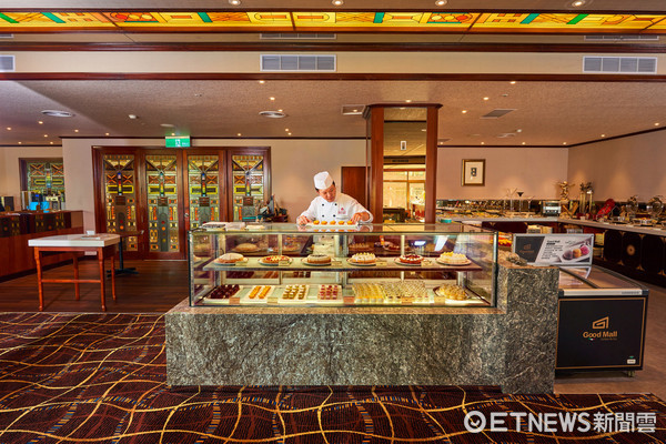 ▲%?台北福华大饭店的Buffet自助餐厅改名为“花园大道 Park Avenue”。(图／台北福华提供)