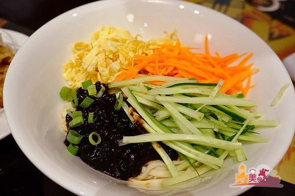 弄堂牛肉面。(图/影子)