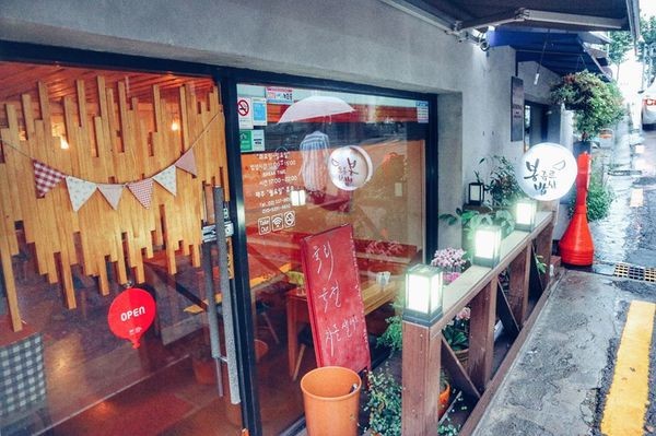▲首尔延禧洞藏着雪浓汤名店。（图／李佑群提供）