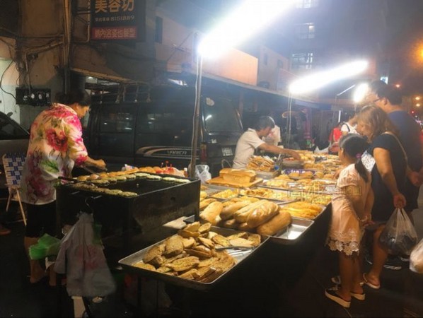 ▲高雄五甲地区南光街夜市。（图／高雄美食地图提供）