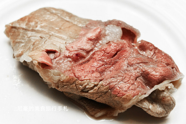 ▲台北藤集火锅大分量顶级肉品新鲜海鲜。（图／尼豪提供）