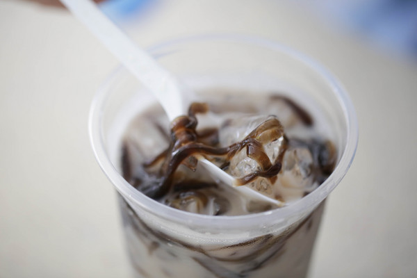 新加坡旅游-牛车水熟食中心、中\锹呈谐　⒚朗场⑻厣?〉辏ㄍ迹?钦吡质牢纳悖? width=