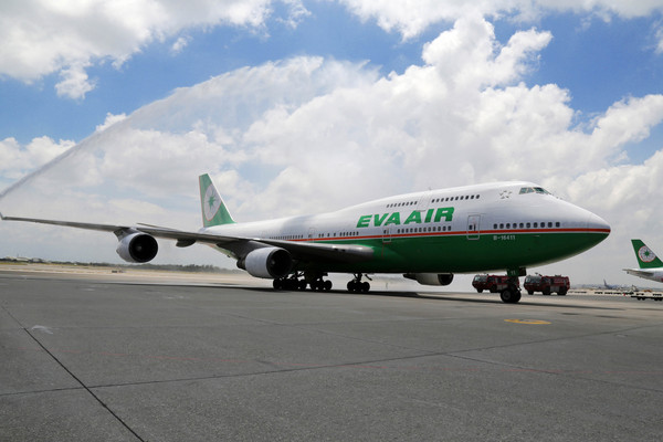 ▲长荣航空747-400客机21日完成香港-台北BR892航班飞航任务后，正式退役。（图／长荣航空提供）