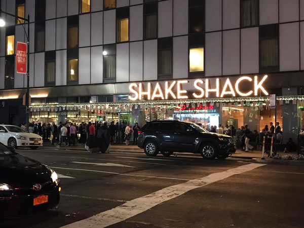 ▲纽约必吃美食的汉堡专卖店Shake Shack。（图／Tim提供)