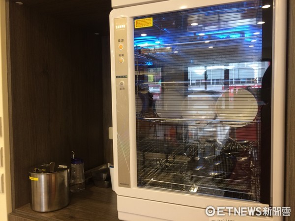 神级馄饨复活！在地人感动：左营市场虽拆了但怀旧美食永流传。（图／记者廖明慧摄）