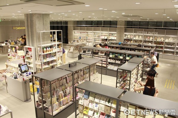 ▲%家??oft旗舰店。(图/记者蔡玟君摄)