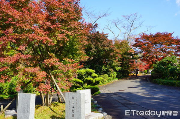 ▲日本名古屋明治村博物馆，换上复古衣着穿梭时空。（图／记者赖文萱摄）